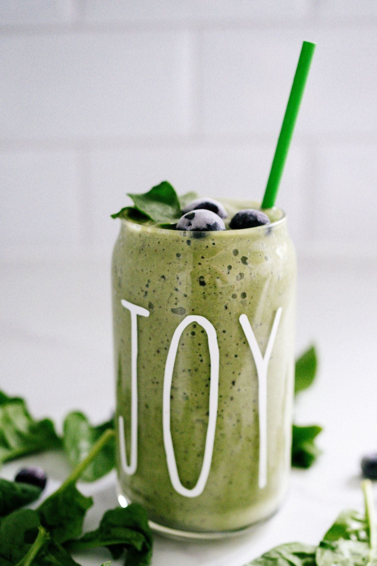 Revitalize Your Spring with a Healthy Smoothie Delight